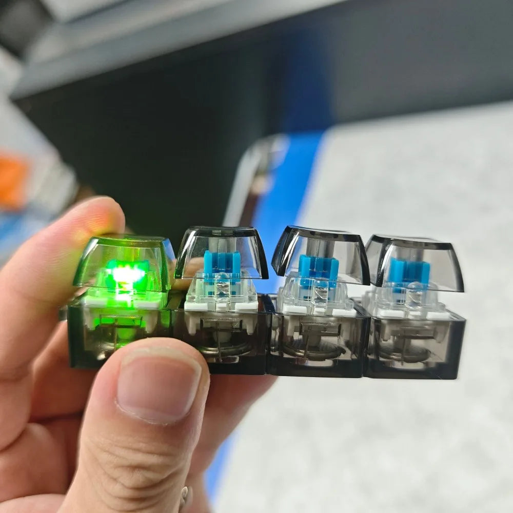 Llavero de teclado mecánico de 4 teclas antiestrés para niños